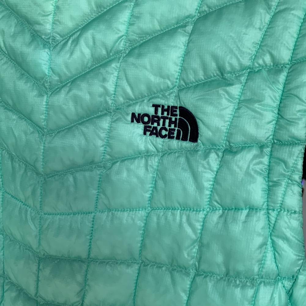 ‼️SOLD‼️The North Face Thermoball Green Vest - Picture 3 of 13